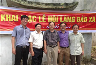 Dâng hương Thái sư Á vương Đào Cam Mộc làng Đào Xá