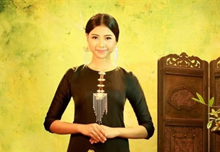 Đào Thị Hà hóa thiếu nữ trong tranh